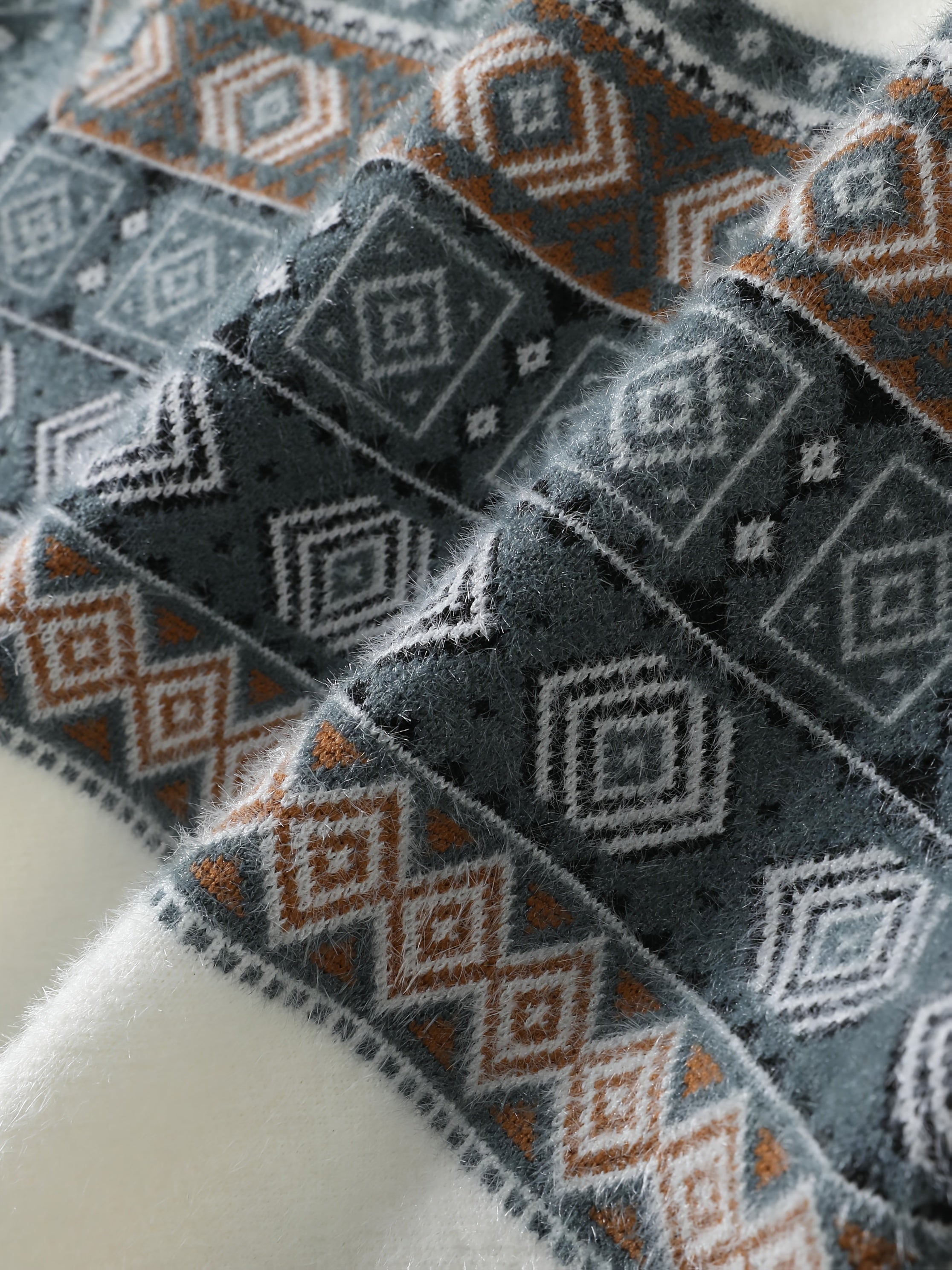 Męski norweski sweter z geometrycznym wzorem